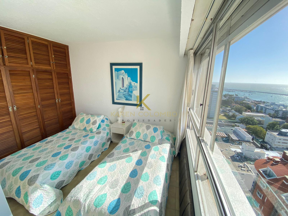 Apartamento ID.21095623 - Apto en Torre Gattas - 3 dor, 3 Baños ( 2 en suite), Balcon con vista a la playa mansa y brava. En una excelente Ubicacion. Consulte!!!!! por alquiler