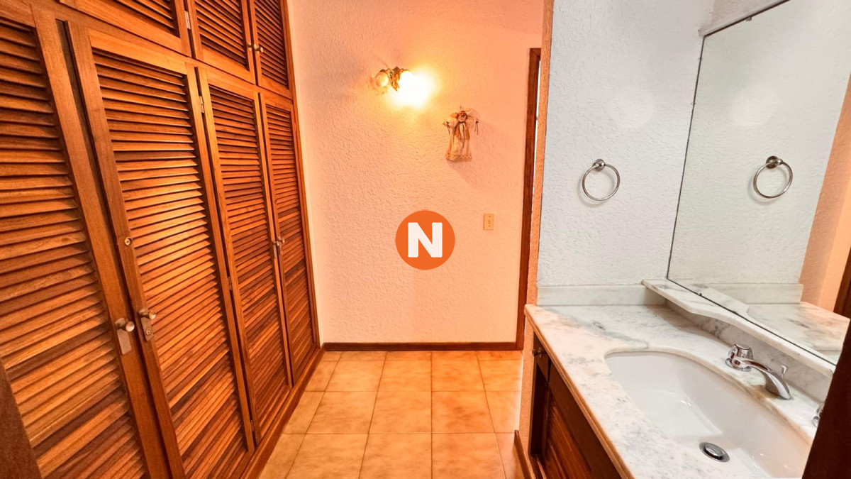 Apartamento Ref.224219 - Apto en Torre Gattas -3 dor, 3 Baños, Balcón con vista a la playa mansa y brava. 