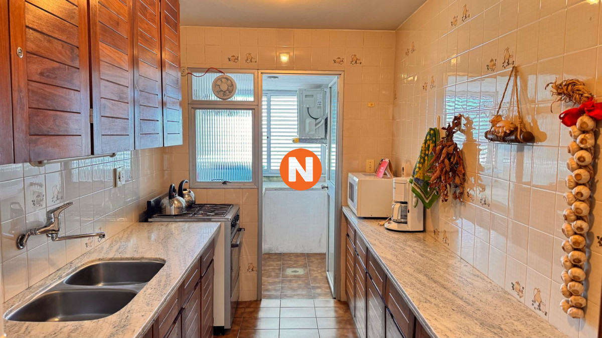 Apartamento Ref.224219 - Apto en Torre Gattas -3 dor, 3 Baños, Balcón con vista a la playa mansa y brava. 