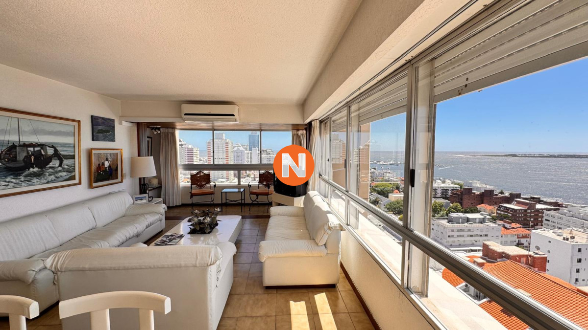 Apartamento Ref.224219 - Apto en Torre Gattas -3 dor, 3 Baños, Balcón con vista a la playa mansa y brava. 