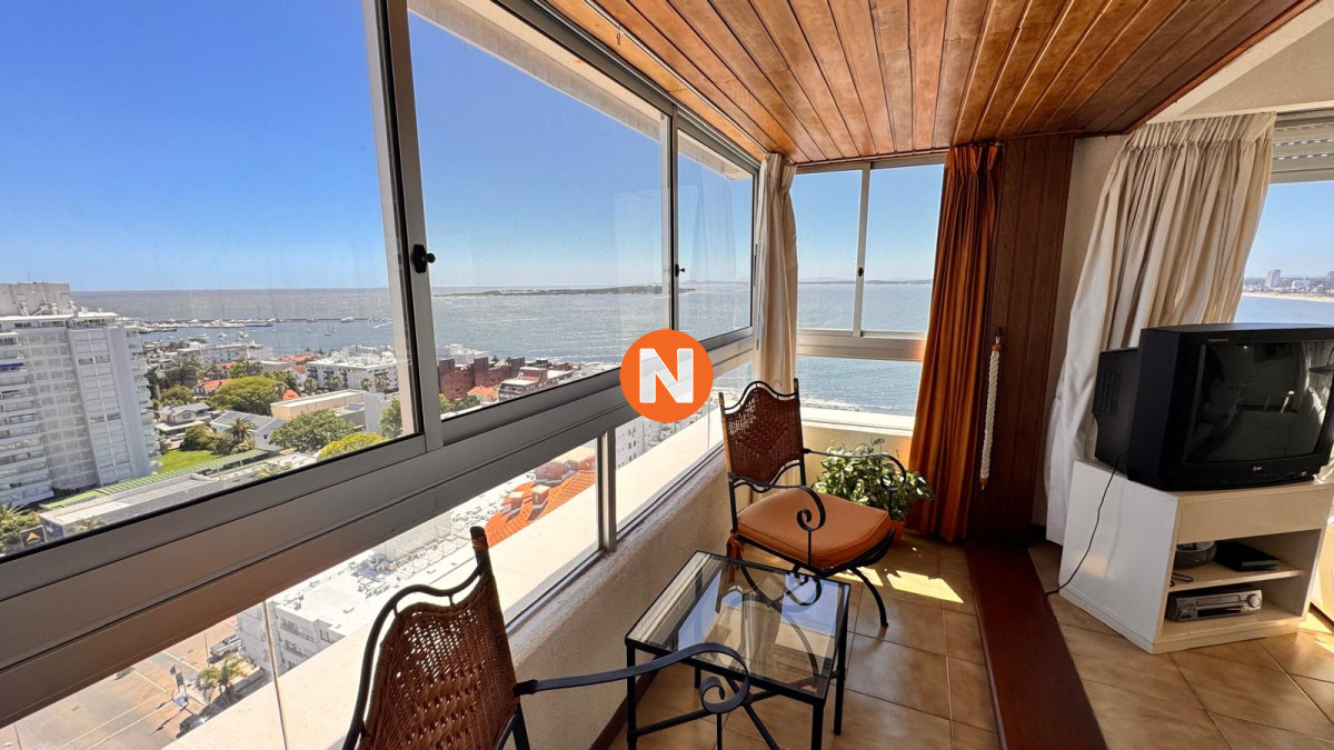 Apartamento Ref.224219 - Apto en Torre Gattas -3 dor, 3 Baños, Balcón con vista a la playa mansa y brava. 