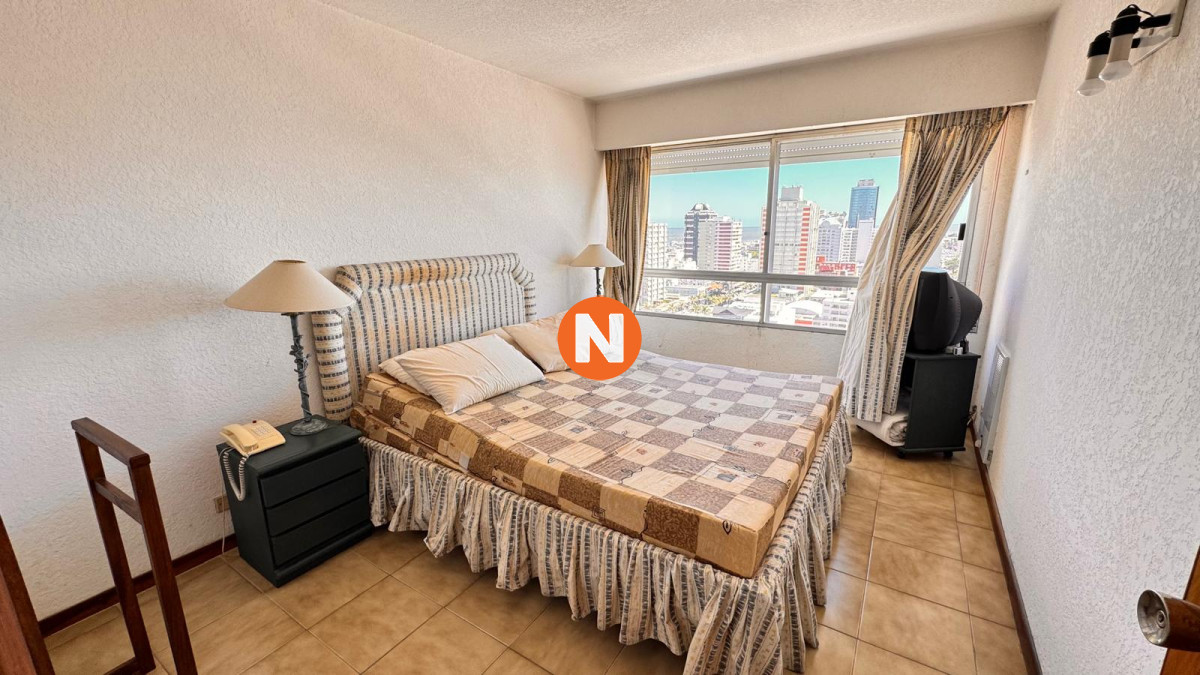 Apartamento Ref.224219 - Apto en Torre Gattas -3 dor, 3 Baños, Balcón con vista a la playa mansa y brava. 