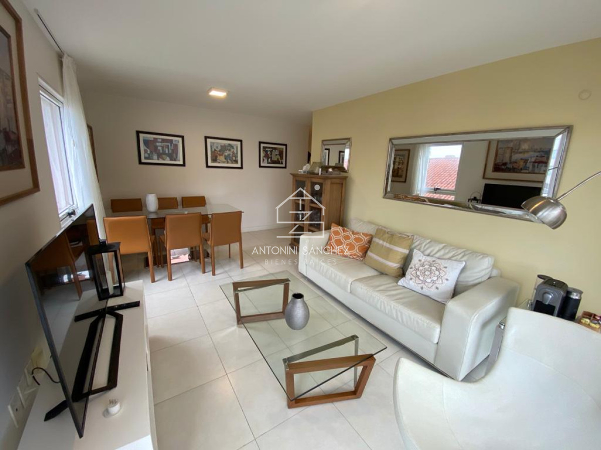 Apartamento ID.1107 - Peninsula - Punta del Este - 3 dormitporios mas terraza propia!!