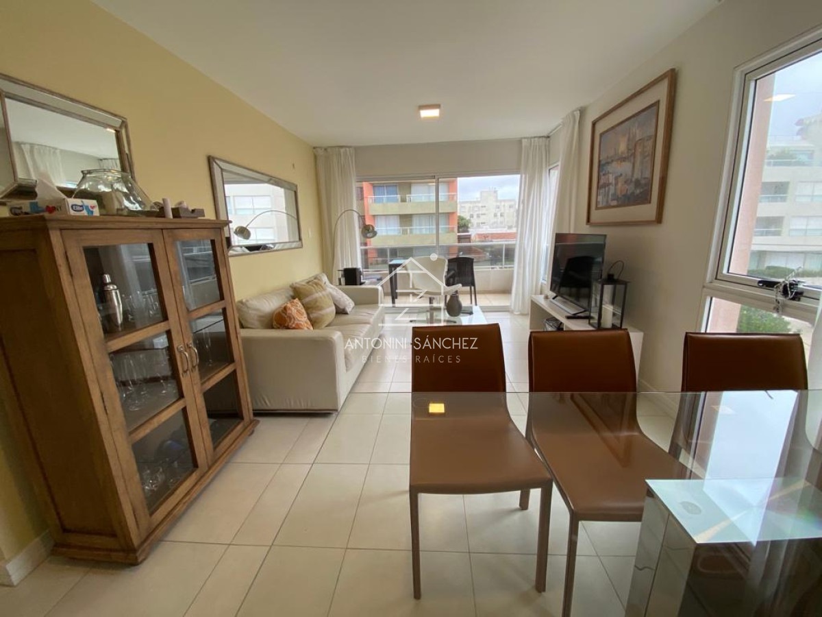 Apartamento ID.1107 - Peninsula - Punta del Este - 3 dormitporios mas terraza propia!!