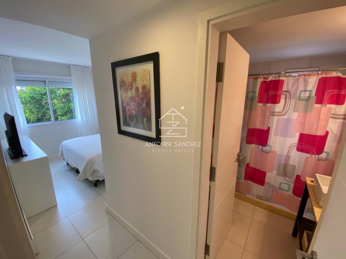 Apartamento ID.1107 - Peninsula - Punta del Este - 3 dormitporios mas terraza propia!!