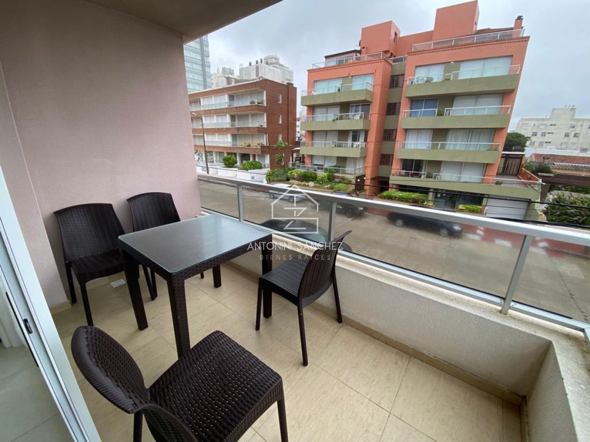 Apartamento ID.1107 - Peninsula - Punta del Este - 3 dormitporios mas terraza propia!!