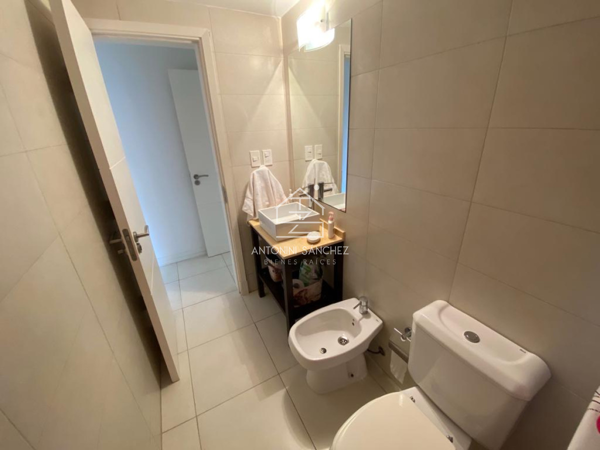 Apartamento ID.1107 - Peninsula - Punta del Este - 3 dormitporios mas terraza propia!!