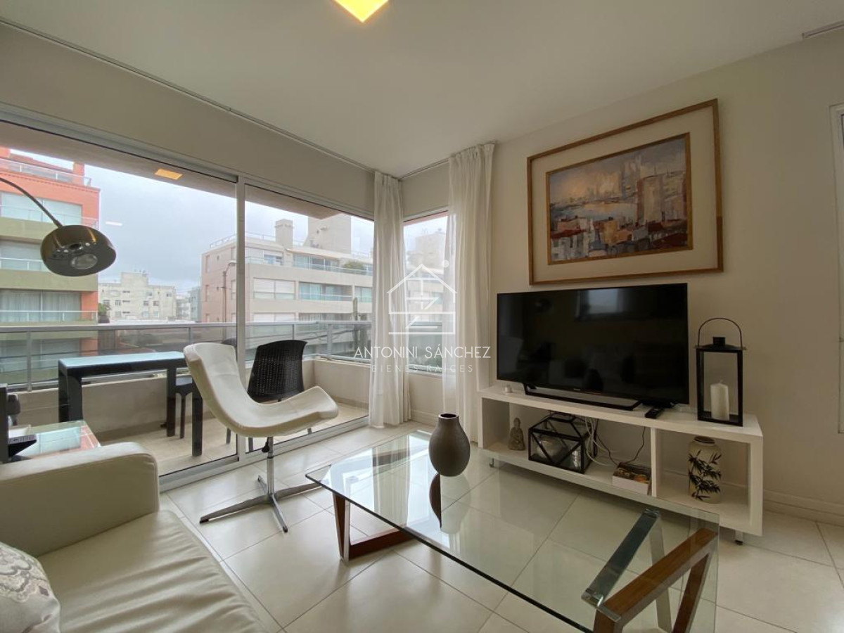 Apartamento ID.1107 - Peninsula - Punta del Este - 3 dormitporios mas terraza propia!!