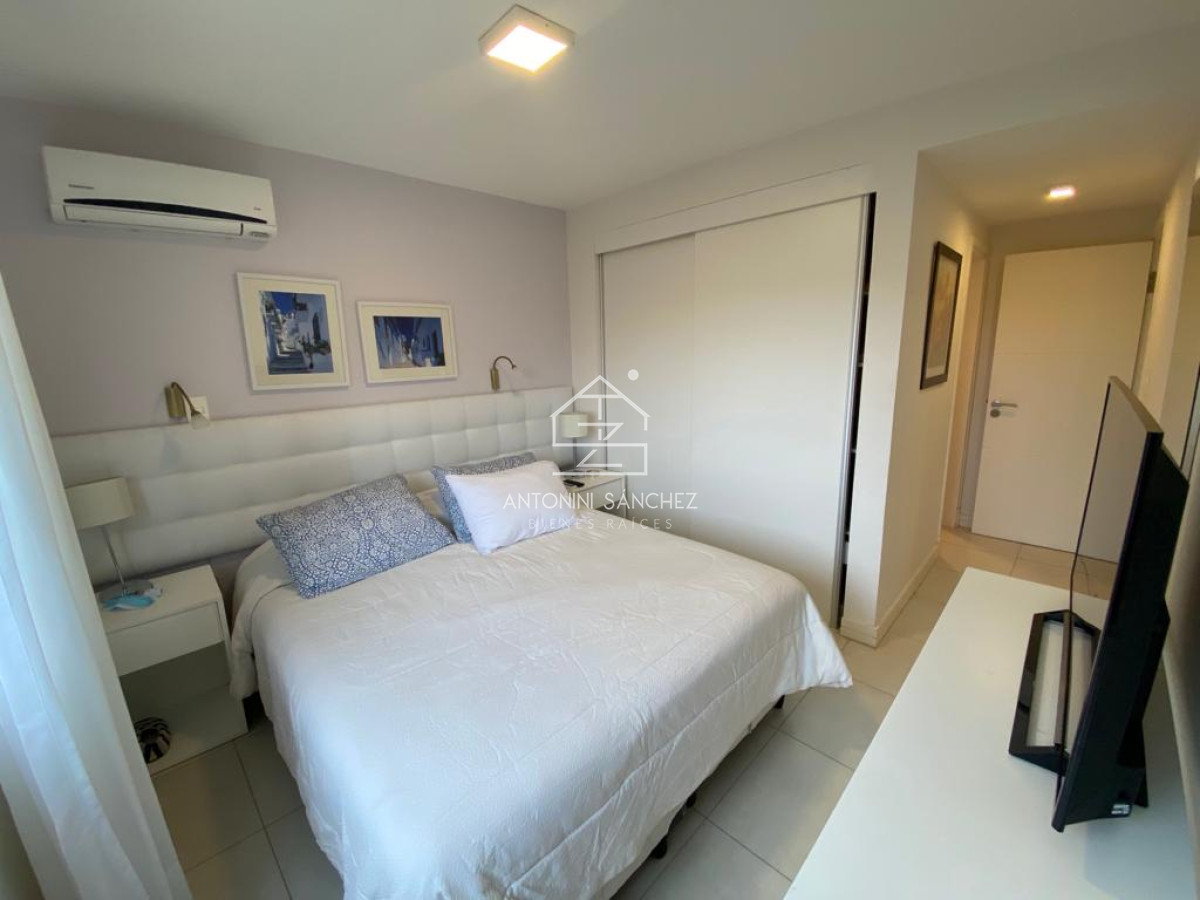 Apartamento ID.1107 - Peninsula - Punta del Este - 3 dormitporios mas terraza propia!!