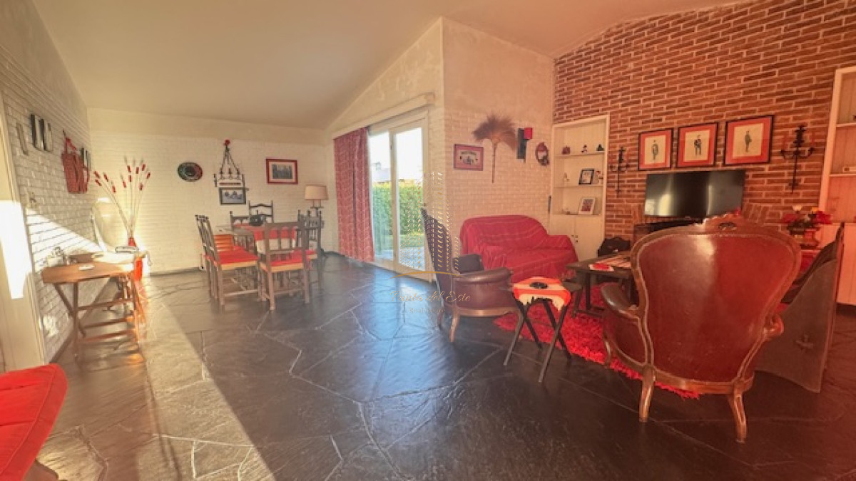 Casa ID.817 - Casa en venta en Punta del Este, mansa a 500 mts del mar! 