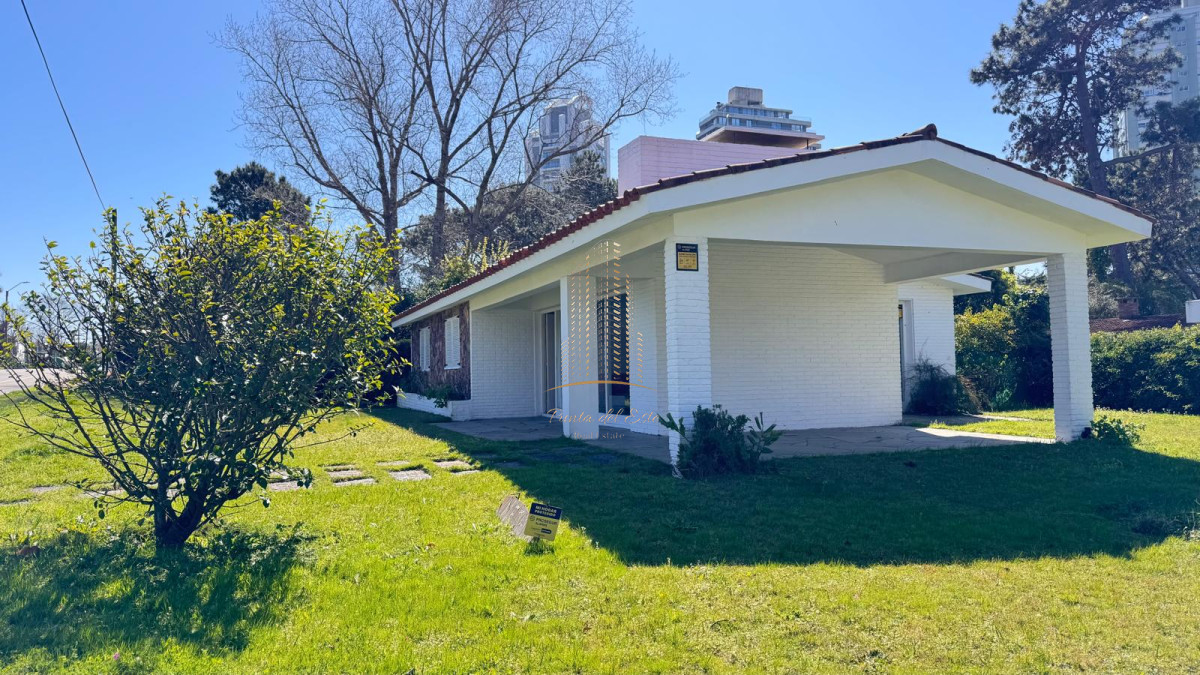 Casa ID.817 - Casa en venta en Punta del Este, mansa a 500 mts del mar! 