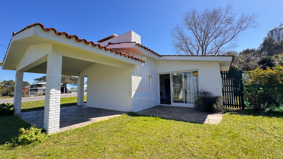 Casa ID.817 - Casa en venta en Punta del Este, mansa a 500 mts del mar! 