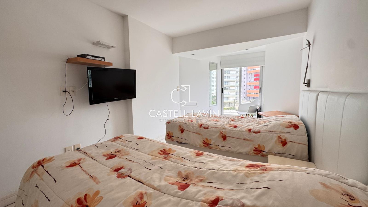 Apartamento ID.659 - Venta Apartamento 2 Dormitorios frente a la playa Brava Punta del Este