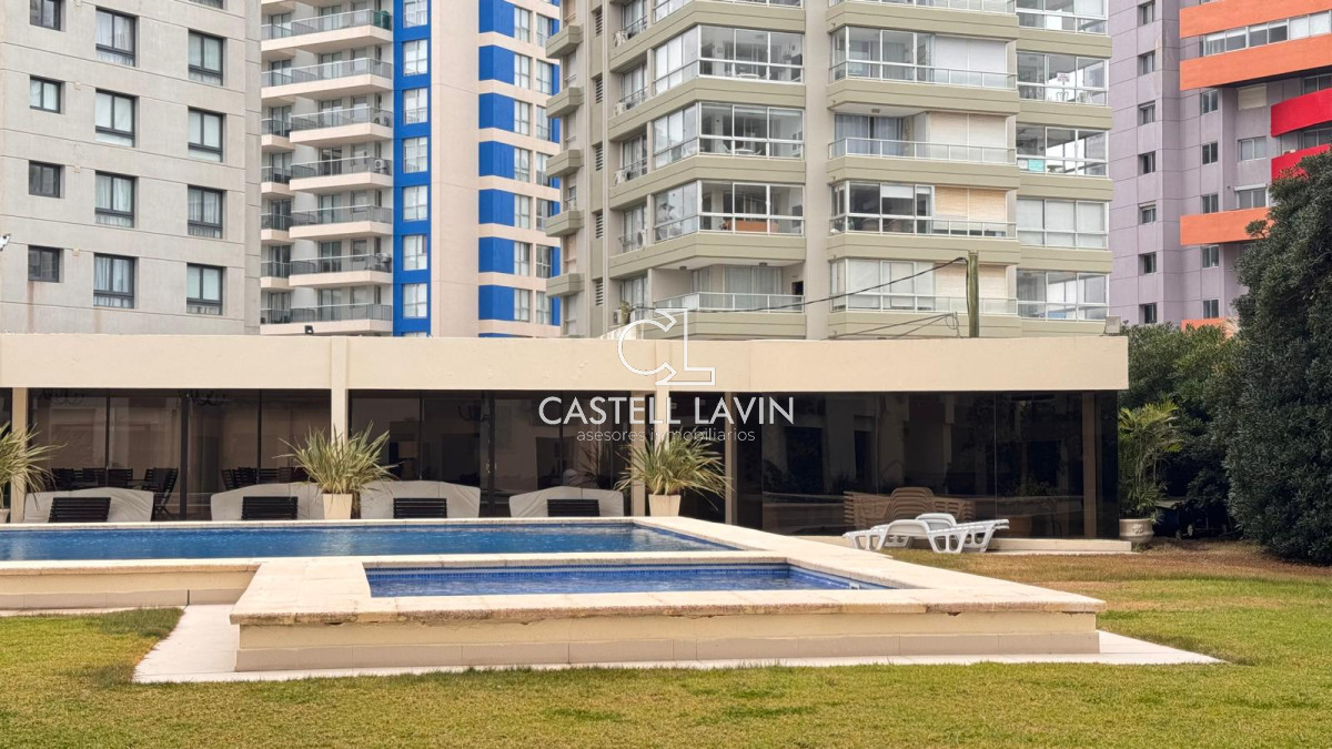Apartamento ID.659 - Venta Apartamento 2 Dormitorios frente a la playa Brava Punta del Este