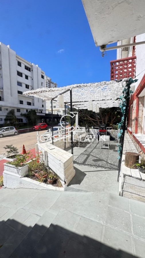 Casa ID.419 - Casa a pasos de la rambla mansa - Apta para Hostel y gastronomía.