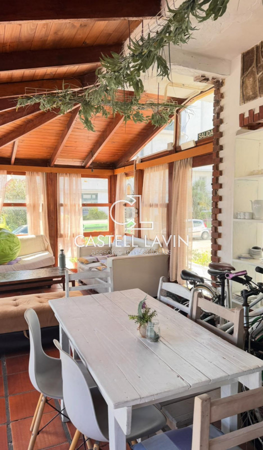 Casa ID.419 - Casa a pasos de la rambla mansa - Apta para Hostel y gastronomía.