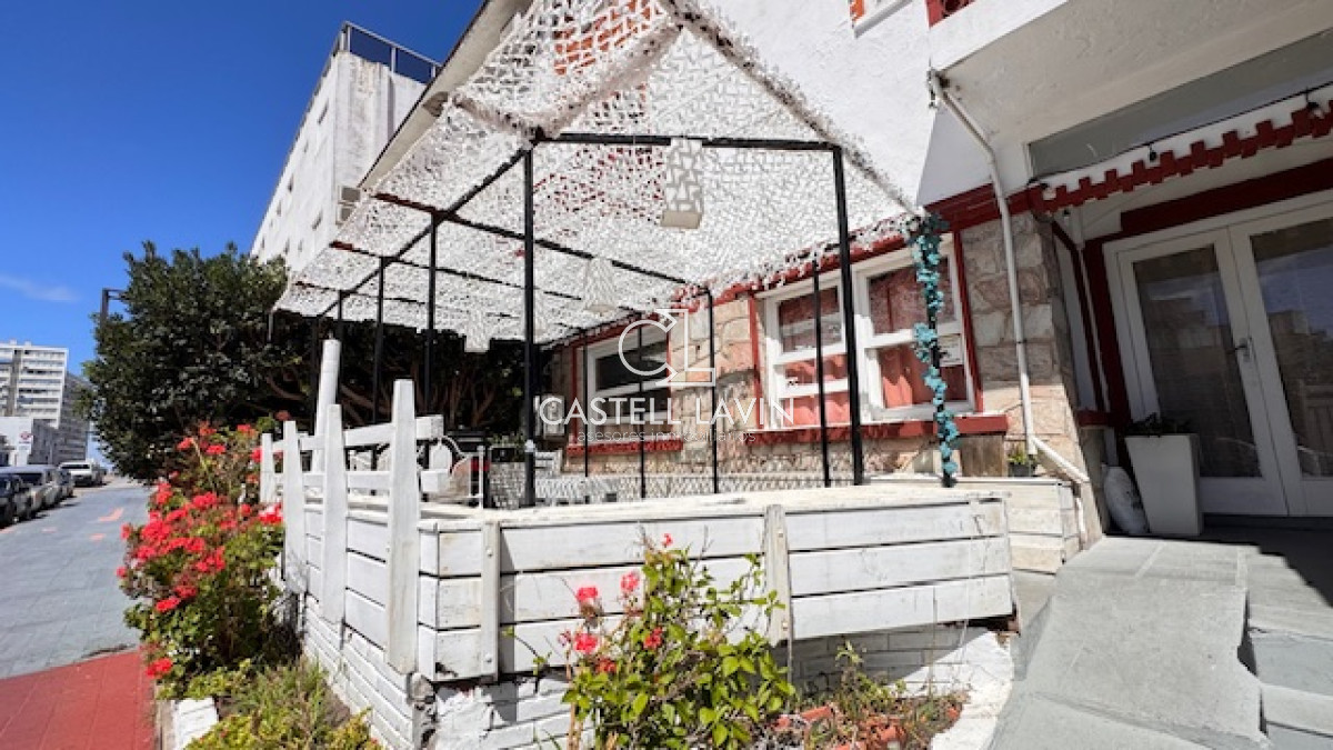 Casa ID.419 - Casa a pasos de la rambla mansa - Apta para Hostel y gastronomía.