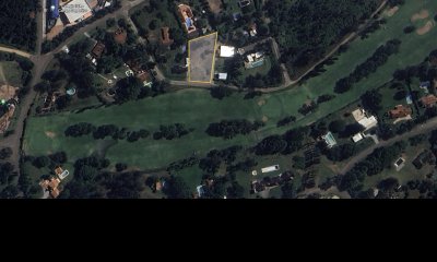 Terreno en Barrio del Golf con vista frente a la cancha de golf.