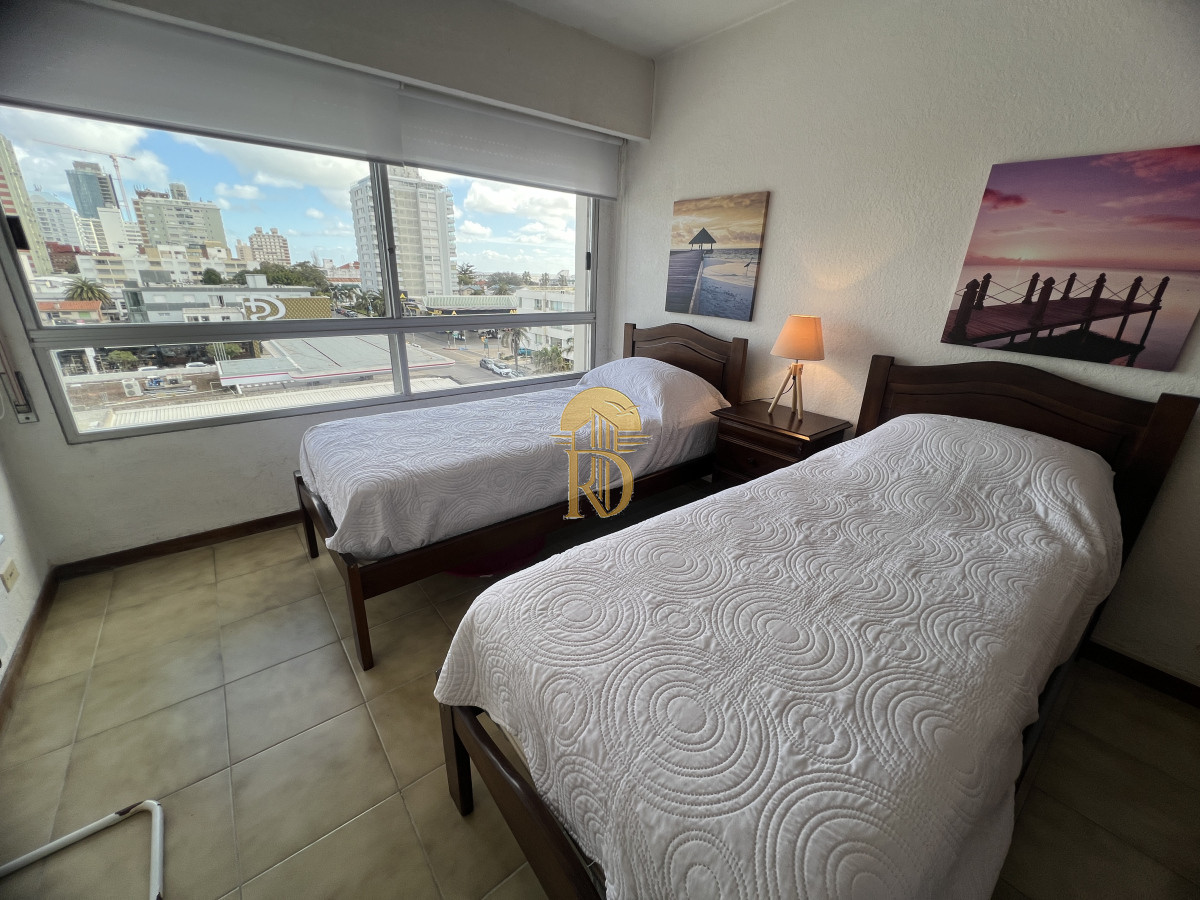 Apartamento en Peninsula a pasos de la playa mansa y brava. -id-275-8