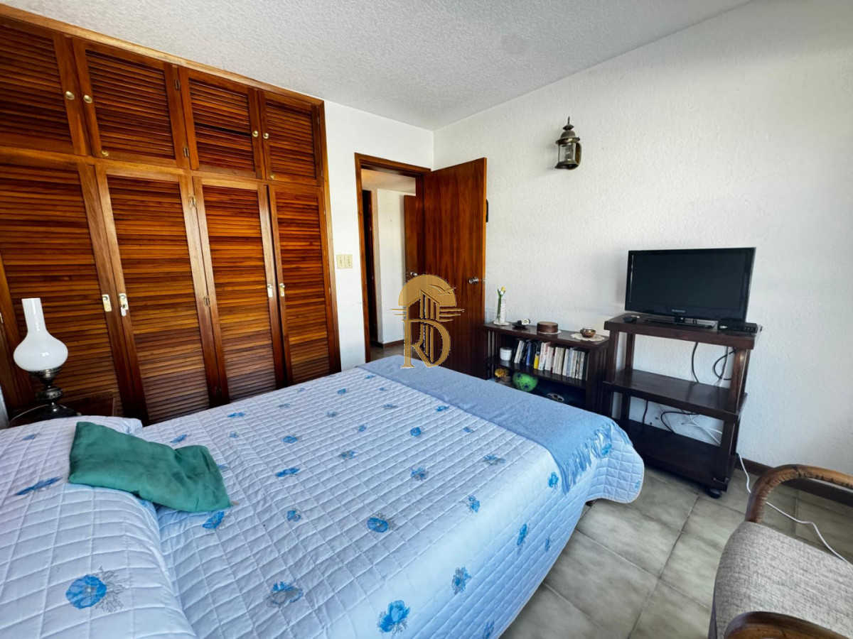 Apartamento de  2 dormitorio y 1 baños -En la peninsula -id-516