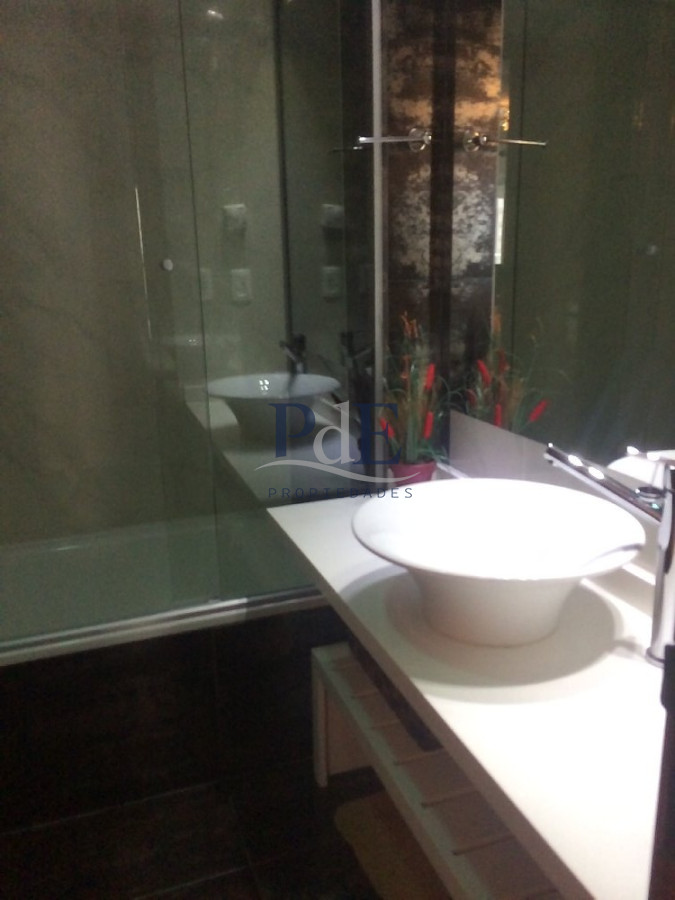 Muy buen apartamento en zona Mansa no dude en consultar!! - Imagen 15