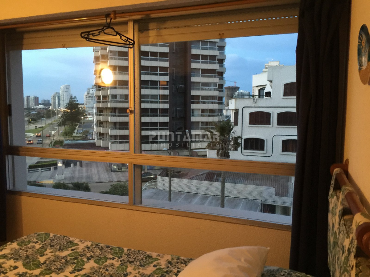 Apartamento ID.213606 - Venta Apartamento de 1 dormitorio en peninsula con vista a playa 