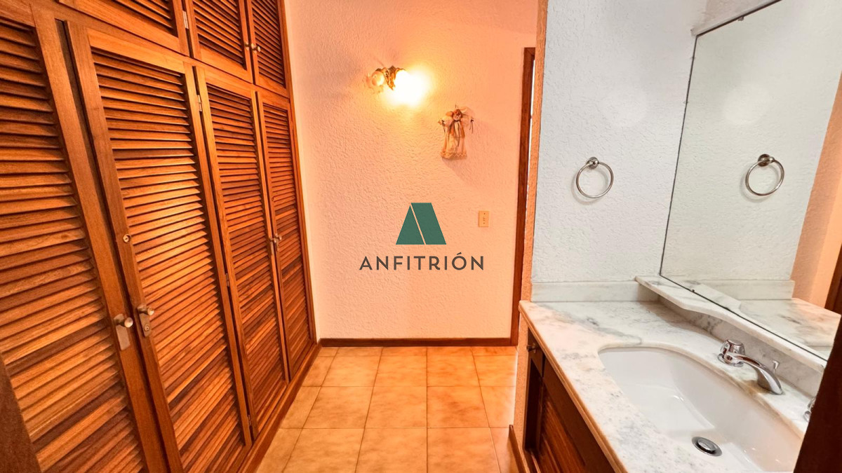 Apartamento ID.114 - Apto en Torre Gattas -3 dor, 3 Baños, Balcón con vista a la playa mansa y brava. 