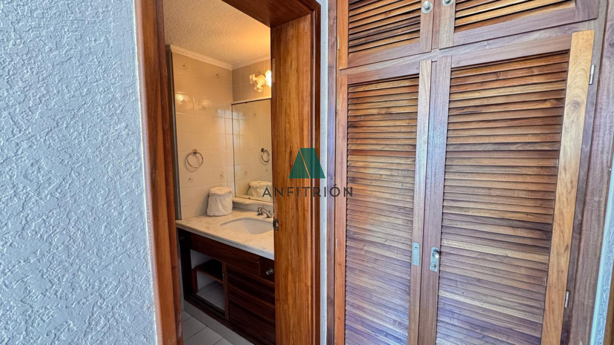 Apartamento ID.114 - Apto en Torre Gattas -3 dor, 3 Baños, Balcón con vista a la playa mansa y brava. 