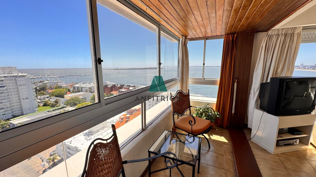 Apartamento ID.114 - Apto en Torre Gattas -3 dor, 3 Baños, Balcón con vista a la playa mansa y brava. 