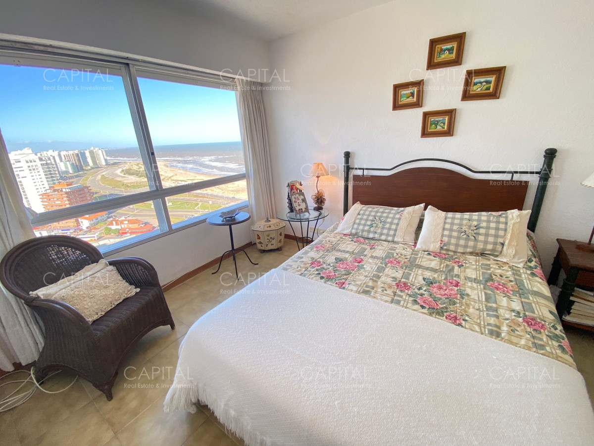 Apartamento ID.38343 - Apto en Torre Gattas 3 dormit 3 Baños ( 2 en suite), Balcon con vista a la playa mansa y brava. En una excelente Ubicacion. Consulte!!!!! por alquiler