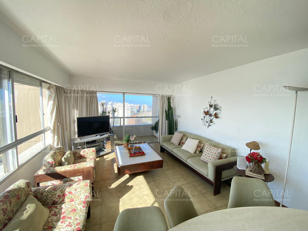 Apartamento ID.38343 - Apto en Torre Gattas 3 dormit 3 Baños ( 2 en suite), Balcon con vista a la playa mansa y brava. En una excelente Ubicacion. Consulte!!!!! por alquiler