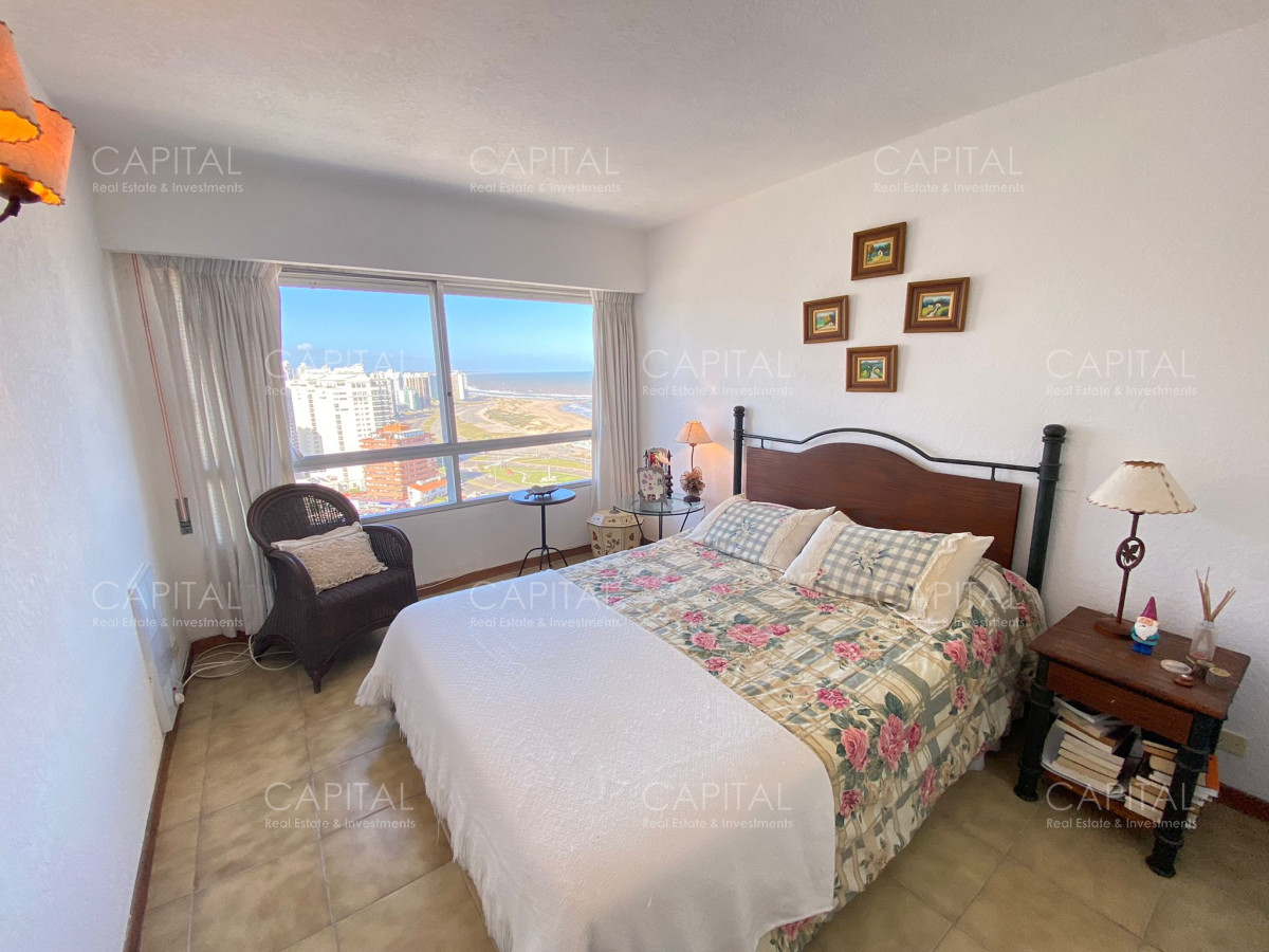 Apartamento ID.38343 - Apto en Torre Gattas 3 dormit 3 Baños ( 2 en suite), Balcon con vista a la playa mansa y brava. En una excelente Ubicacion. Consulte!!!!! por alquiler