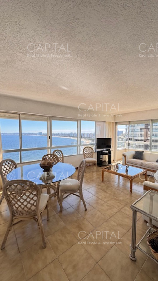 Apartamento ID.40287 - Apartamento con excelente vista a playa Mansa y Brava