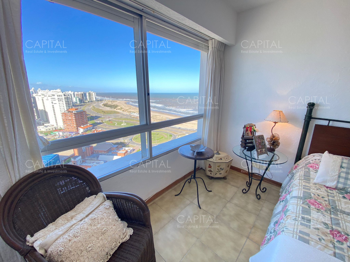 Apartamento ID.38343 - Apto en Torre Gattas 3 dormit 3 Baños ( 2 en suite), Balcon con vista a la playa mansa y brava. En una excelente Ubicacion. Consulte!!!!! por alquiler