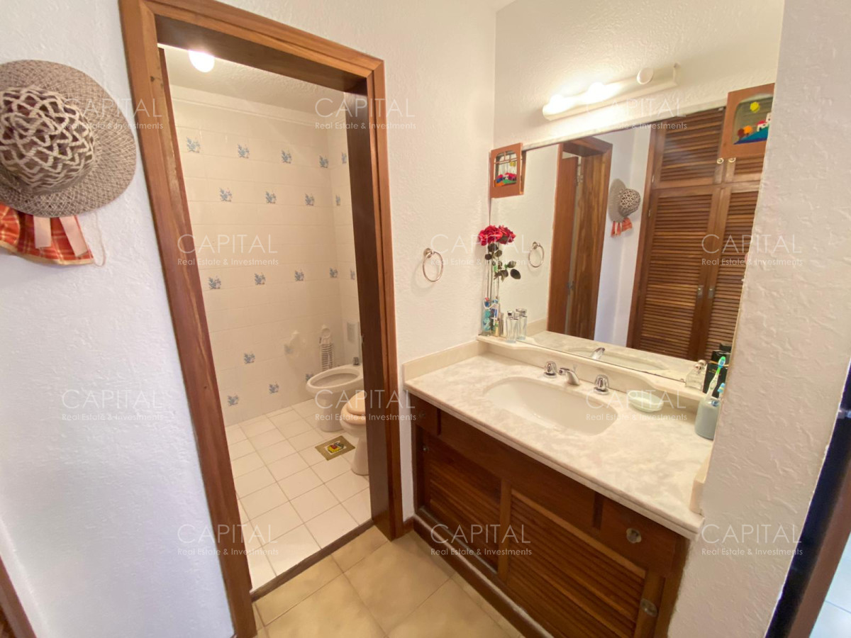 Apartamento ID.38343 - Apto en Torre Gattas 3 dormit 3 Baños ( 2 en suite), Balcon con vista a la playa mansa y brava. En una excelente Ubicacion. Consulte!!!!! por alquiler