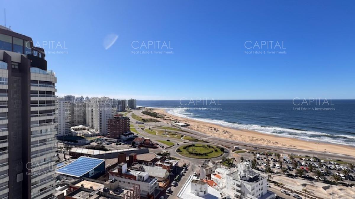 Apartamento ID.40287 - Apartamento con excelente vista a playa Mansa y Brava