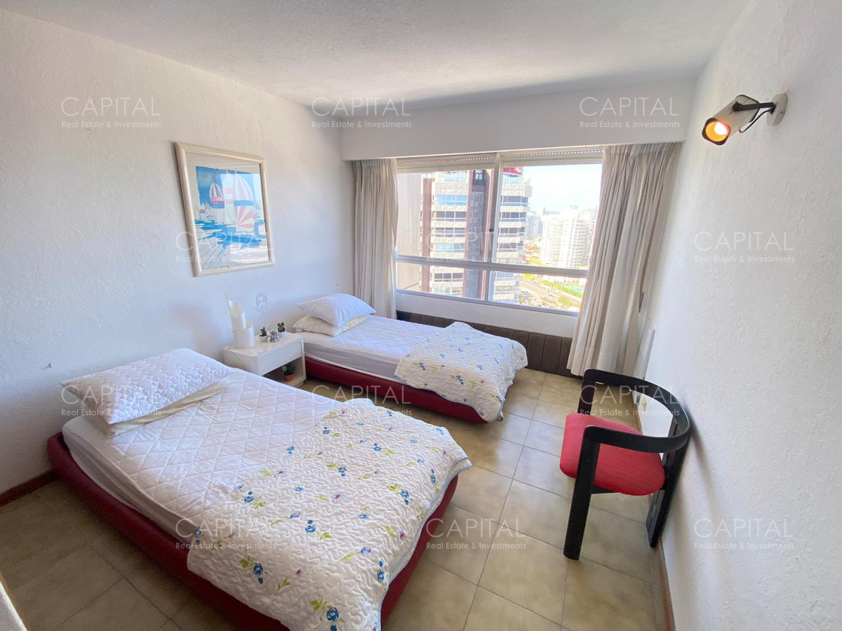Apartamento ID.38343 - Apto en Torre Gattas 3 dormit 3 Baños ( 2 en suite), Balcon con vista a la playa mansa y brava. En una excelente Ubicacion. Consulte!!!!! por alquiler