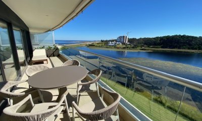 Venta de Penthouse - con excelente terraza y vista - Playa Mansa