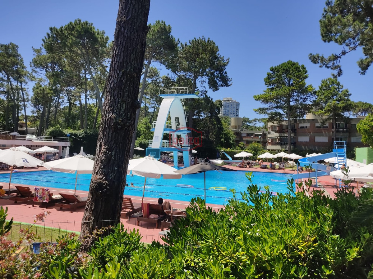 Apartamento ID.166295/Alquiler-un-dormitorio-Peninsula - Encantador Apartamento en Arcobaleno, 2 dormitorios con Acciones de Piscina, cochera y baulera. CONSULTENOS!