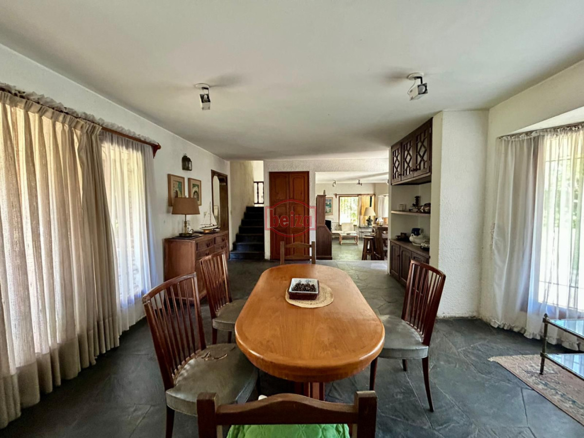 Casa ID.167157/Casa-de-3-dormitorios-en-venta-en-Cantegril - Casa en Marly