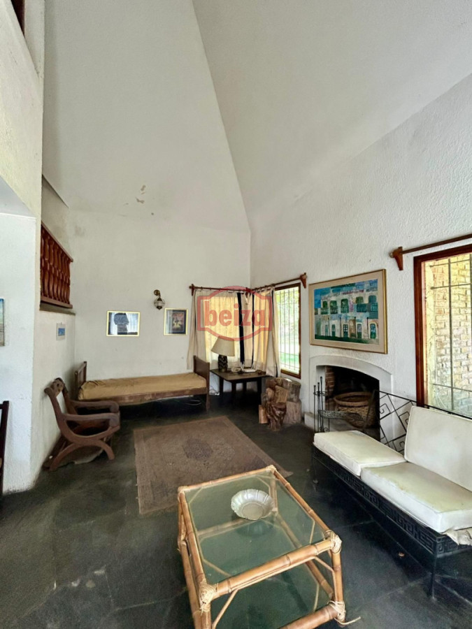 Casa ID.167157/Casa-de-3-dormitorios-en-venta-en-Cantegril - Casa en Marly