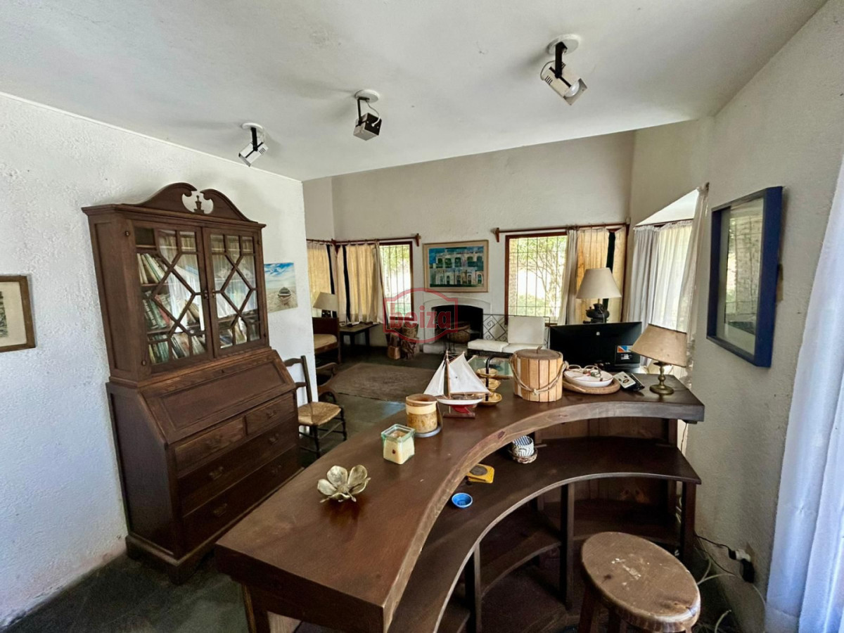 Casa ID.167157/Casa-de-3-dormitorios-en-venta-en-Cantegril - Casa en Marly