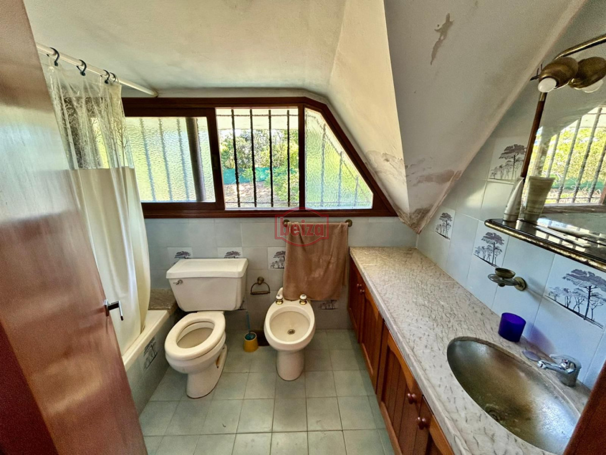 Casa ID.167157/Casa-de-3-dormitorios-en-venta-en-Cantegril - Casa en Marly