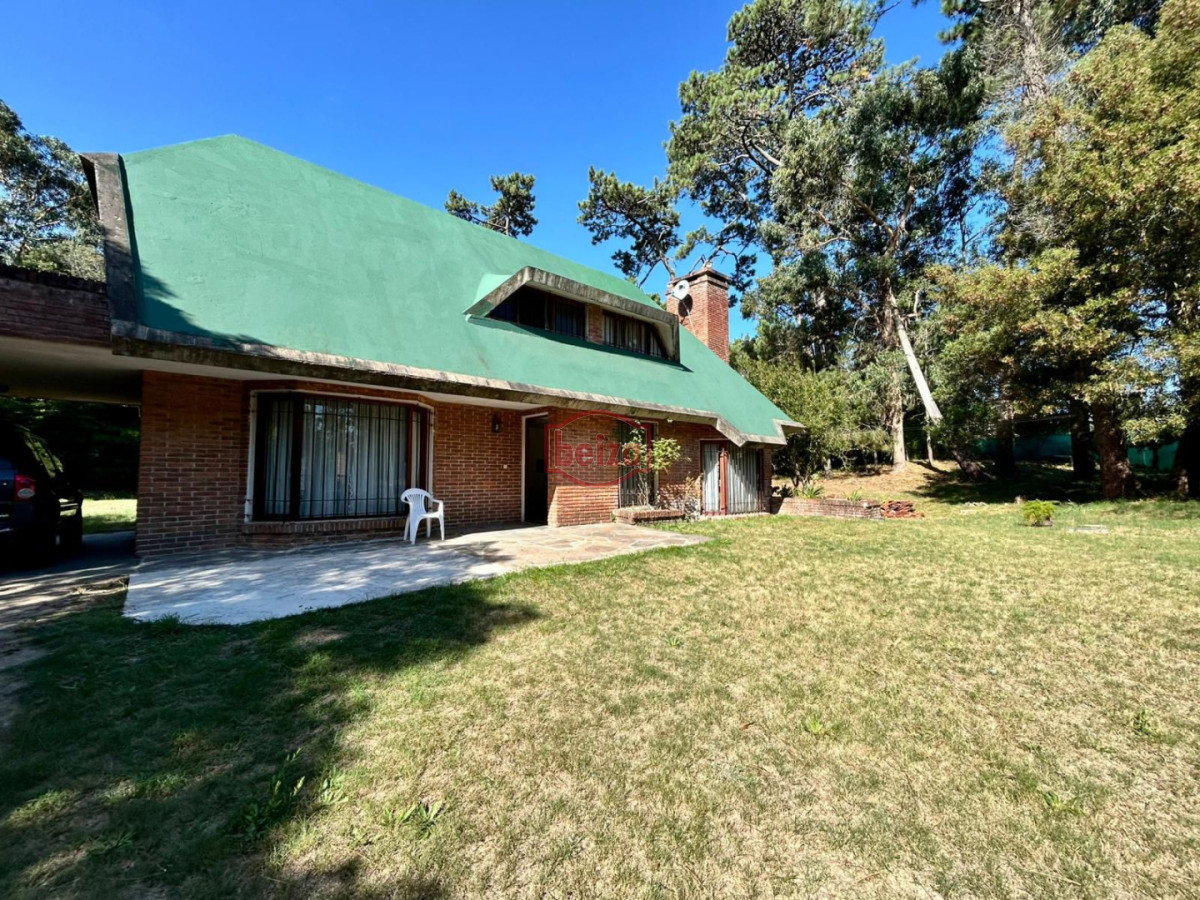 Casa ID.167157/Casa-de-3-dormitorios-en-venta-en-Cantegril - Casa en Marly