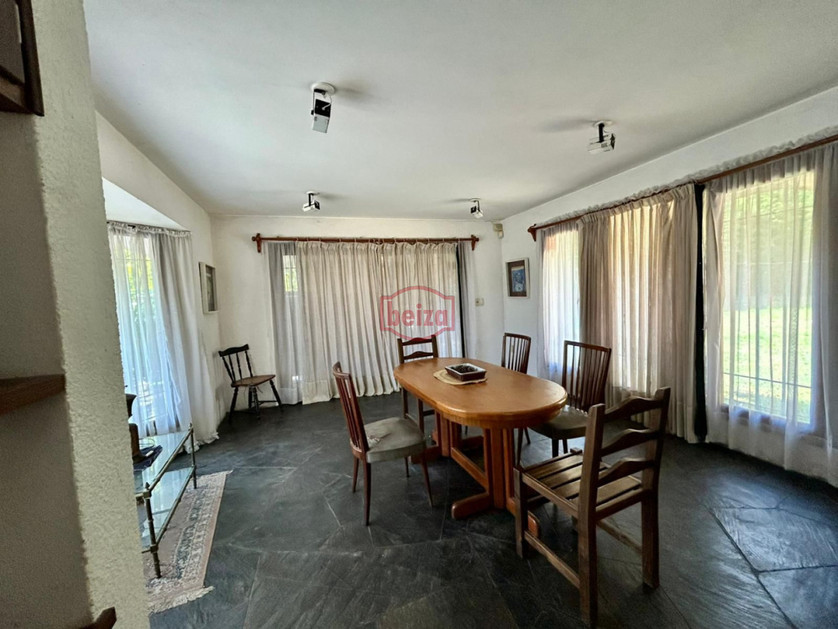 Casa ID.167157/Casa-de-3-dormitorios-en-venta-en-Cantegril - Casa en Marly