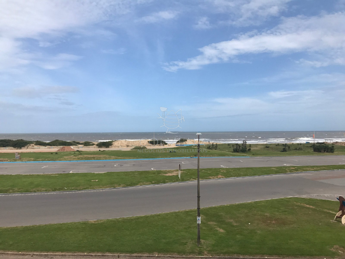 OPORTUNIDAD!! frente a la brava excelente departamento 