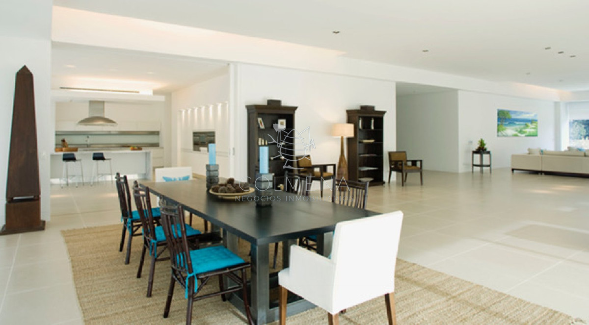 Hermoso departamento con piscina propia de lujo! / Beautiful department with private pool!