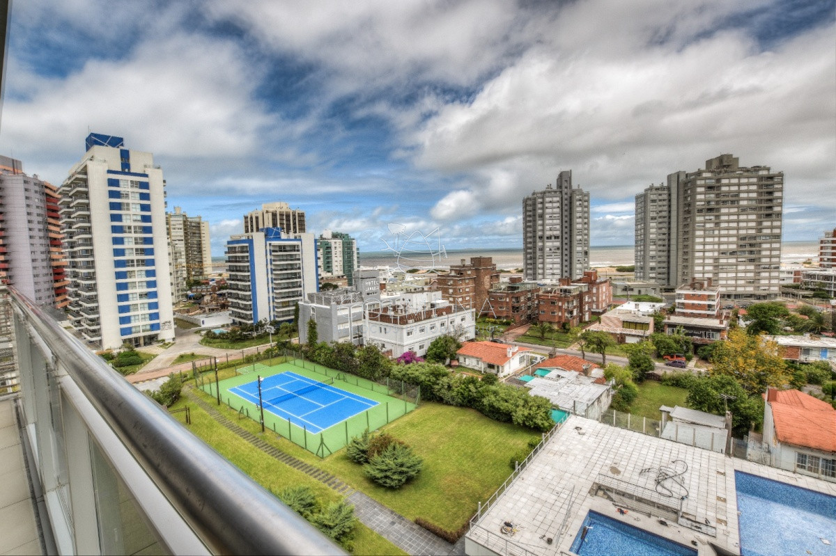 No dude en consultar por este encantador departamento con parrillero propio!!!