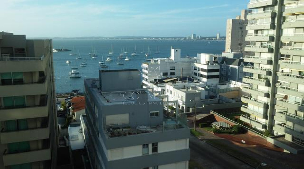 Muy lindo departamento con vistas al puerto