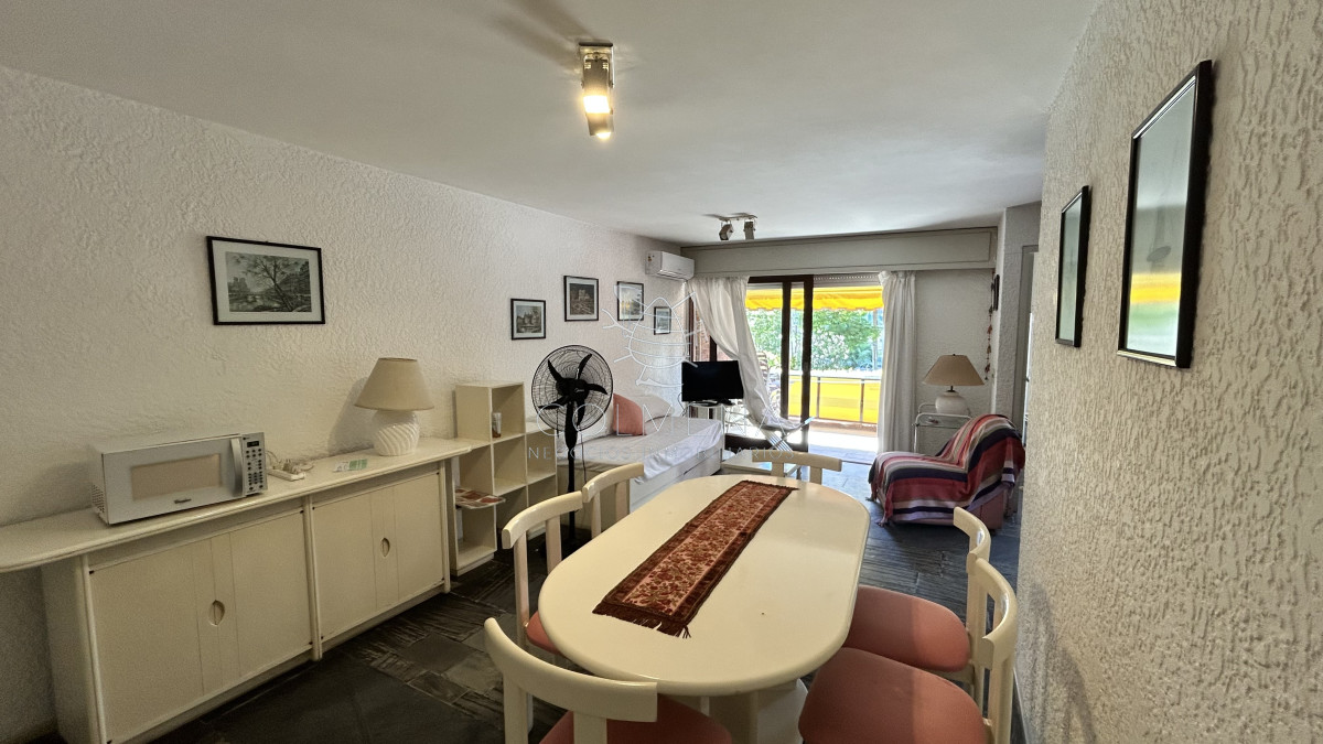 Apartamento 1 dormitorio y medio en plaza mexico - COL10192A